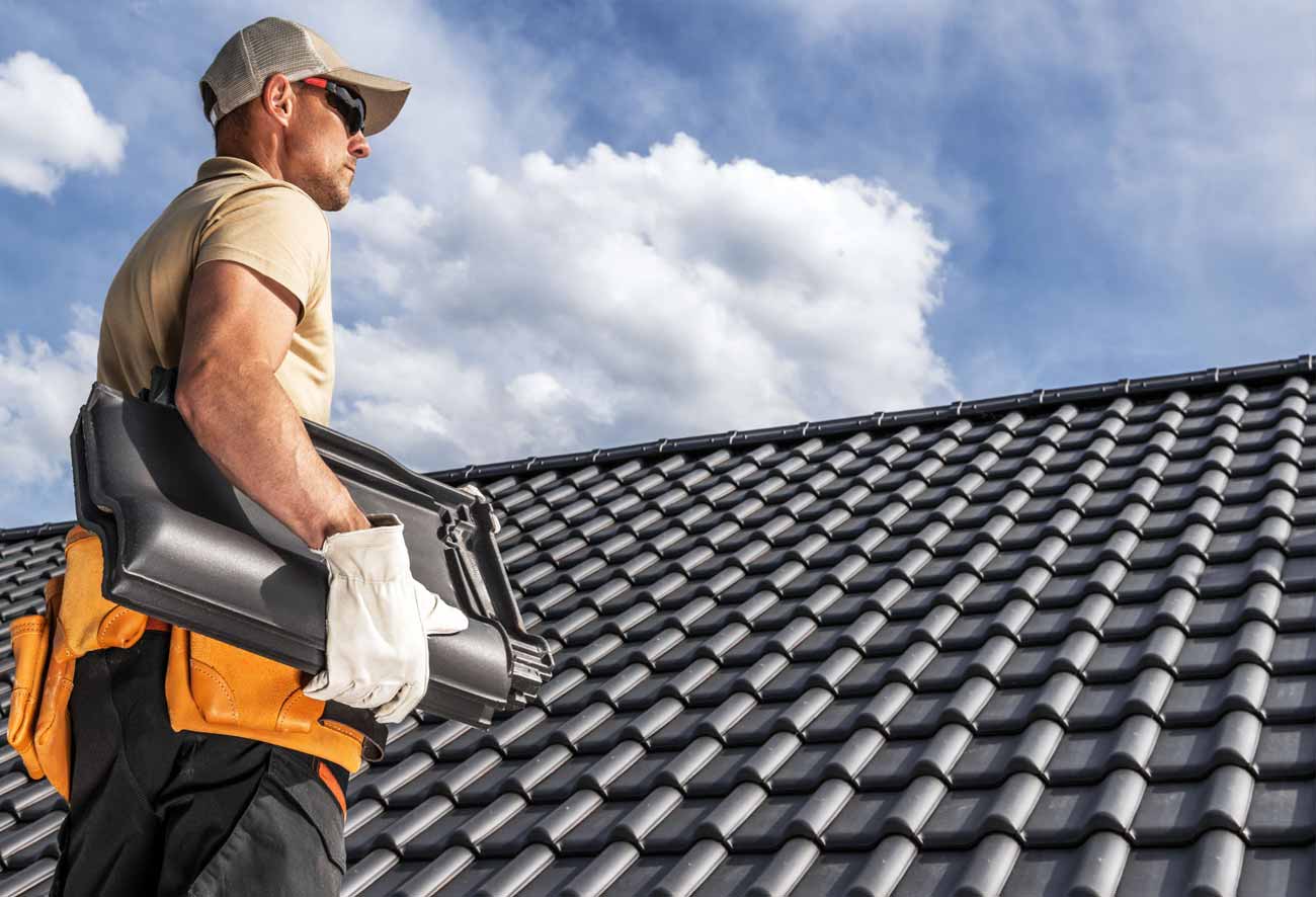 ANTHONY BONY COUVERTURE : artisan charpentier couvreur sur Bourges et tout le Cher(18) : Travaux de couverture,  faîtage, recherche de fuite toiture, charpente, traitement des bois de charpente et me menuiserie, isolation toiture et combles, travaux de ramonage de cheminée, poêle, conduit de chaudière ...sur Bourges et tout le Cher(18)