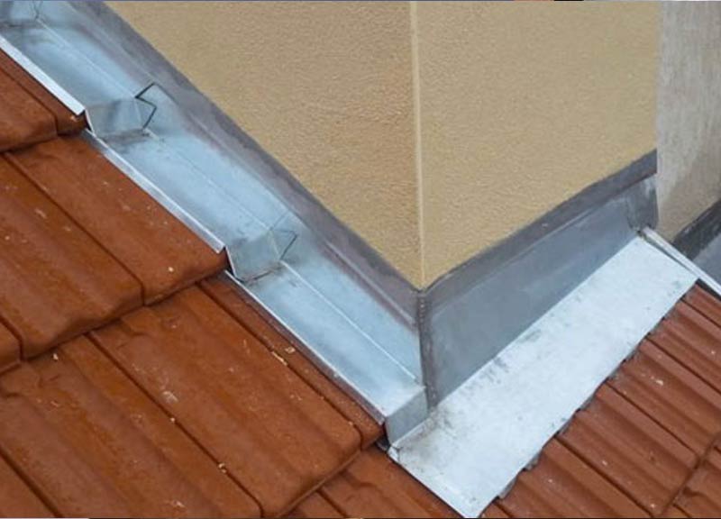 Travaux de couverture - Anthony Bony Couverture : couvreur sur Bourges et tout le Cher (18) : pose et rénovation de couverture : ardoises, tuiles… Faitage. Dépannage fuite toitureet intervention en urgence pour votre toit. Pose fenêtre de toit velux, travaux de zinguerie : : gouttière, bande de rive, noue …Artisan couvreur zingueur sur Bourges et tout le Cher (18)